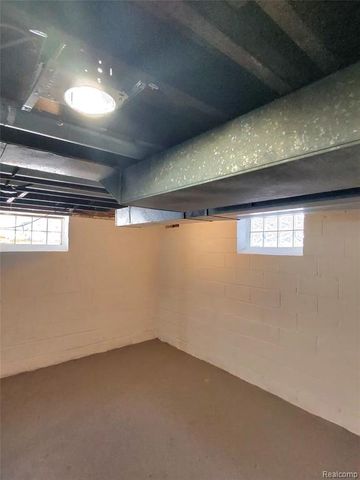 12010 Lakepointe Street, Detroit, MI 48224