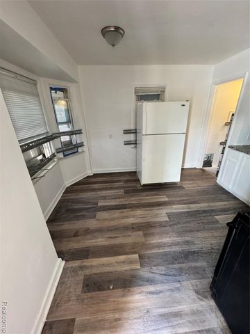 12010 Lakepointe Street, Detroit, MI 48224