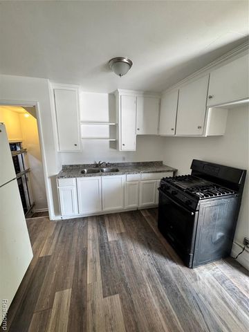 12010 Lakepointe Street, Detroit, MI 48224