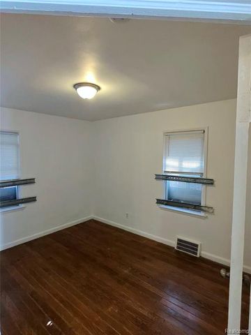 12010 Lakepointe Street, Detroit, MI 48224