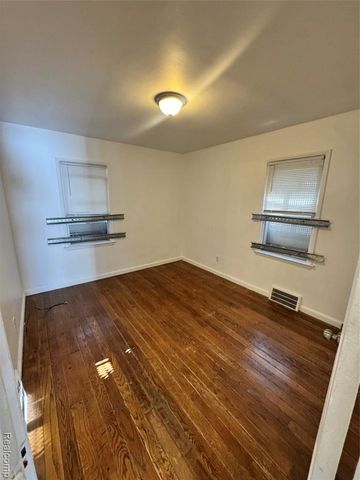 12010 Lakepointe Street, Detroit, MI 48224