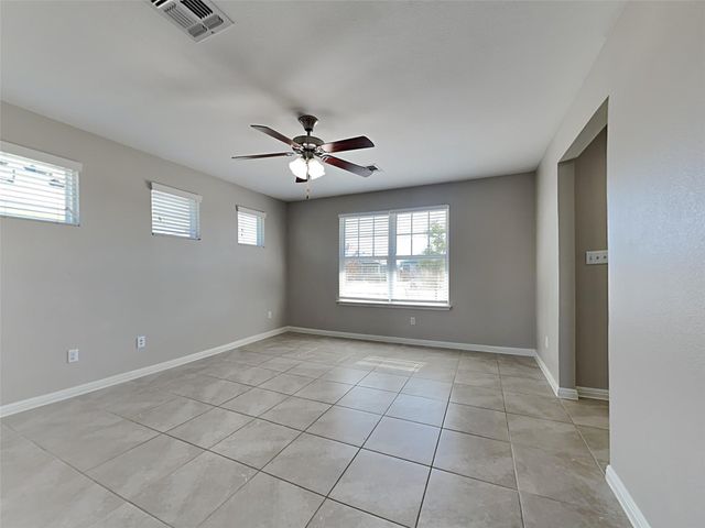 1052 Esplanade PKWY, San Marcos, TX 78666