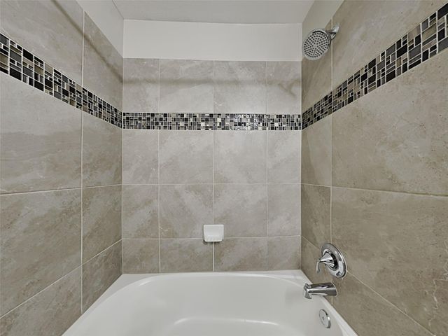 1052 Esplanade PKWY, San Marcos, TX 78666