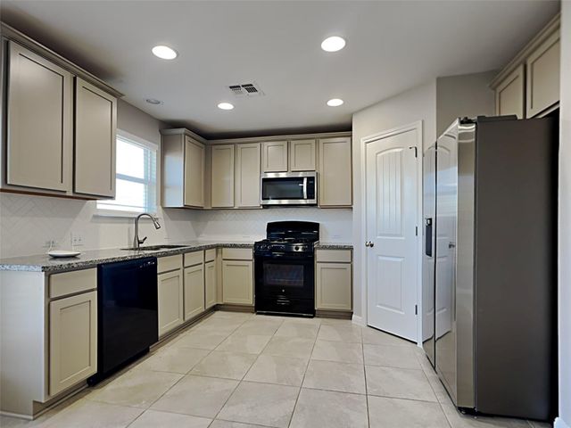 1052 Esplanade PKWY, San Marcos, TX 78666