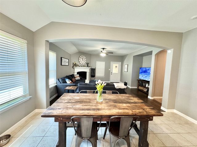1816 Vallana Drive, Gainesville, TX 76240