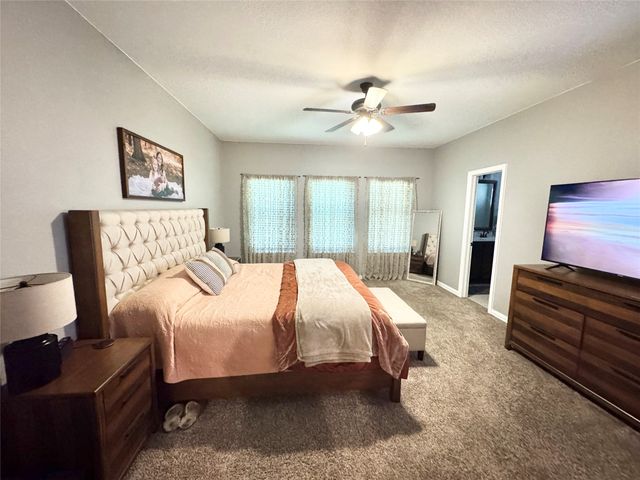 1816 Vallana Drive, Gainesville, TX 76240