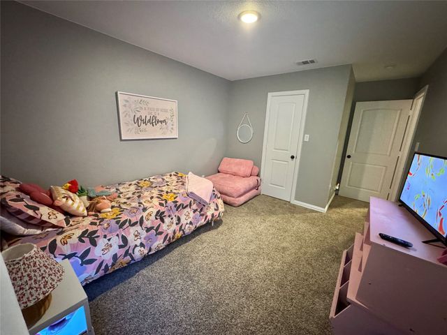 1816 Vallana Drive, Gainesville, TX 76240