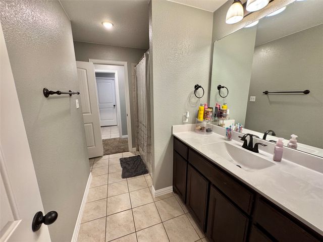 1816 Vallana Drive, Gainesville, TX 76240
