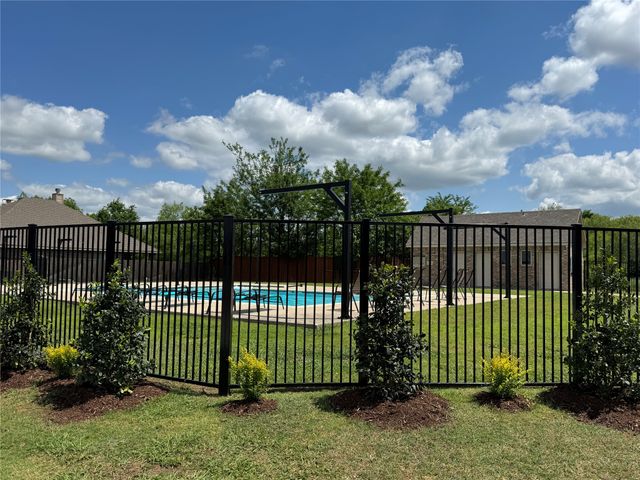 1816 Vallana Drive, Gainesville, TX 76240