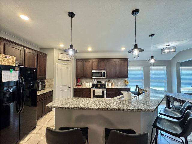 1816 Vallana Drive, Gainesville, TX 76240