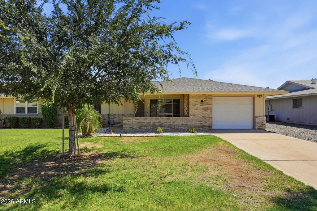 10819 W CAMEO Drive, Sun City, AZ 85351 — exterior