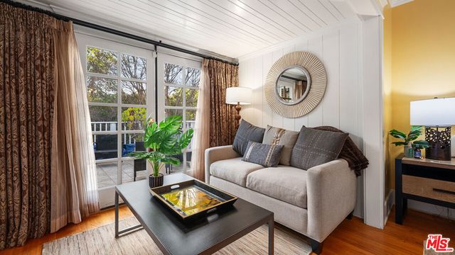 1625 Opechee Way, Glendale, CA 91208