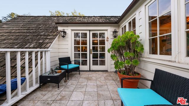 1625 Opechee Way, Glendale, CA 91208