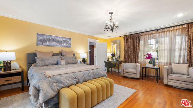1625 Opechee Way, Glendale, CA 91208