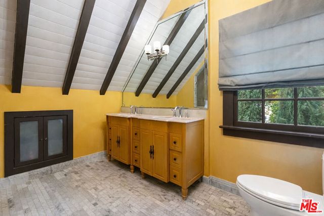 1625 Opechee Way, Glendale, CA 91208