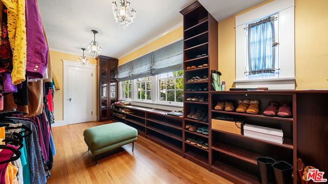 1625 Opechee Way, Glendale, CA 91208