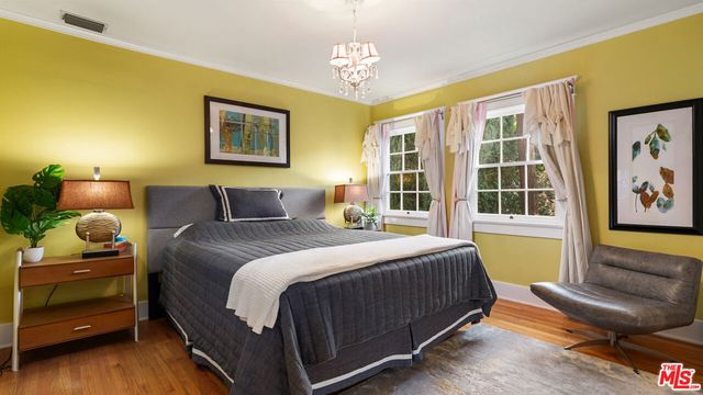1625 Opechee Way, Glendale, CA 91208