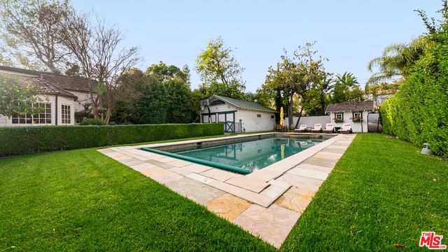 1625 Opechee Way, Glendale, CA 91208