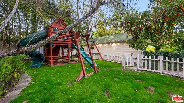 1625 Opechee Way, Glendale, CA 91208