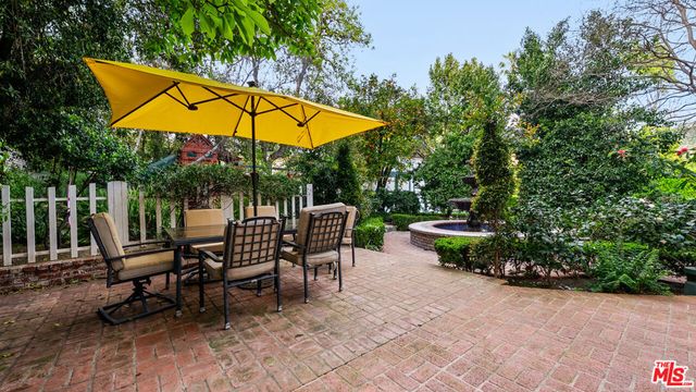 1625 Opechee Way, Glendale, CA 91208