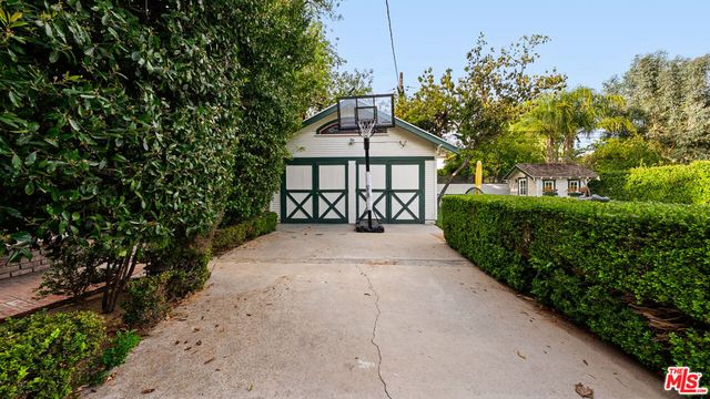 1625 Opechee Way, Glendale, CA 91208