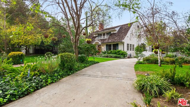 1625 Opechee Way, Glendale, CA 91208