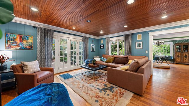 1625 Opechee Way, Glendale, CA 91208