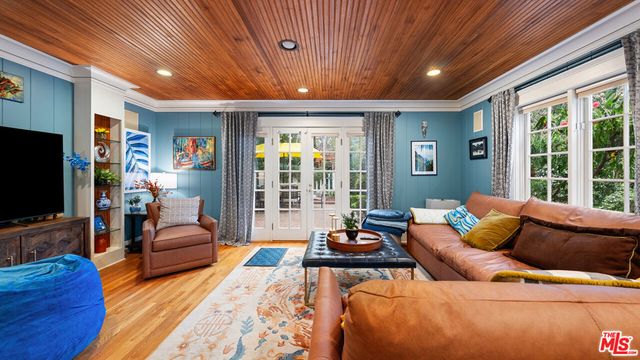 1625 Opechee Way, Glendale, CA 91208