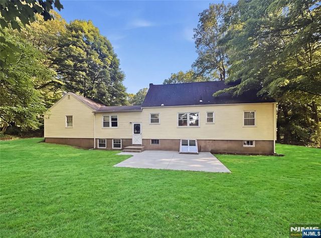 783 Sunset Terrace, Franklin Lakes, NJ 07417