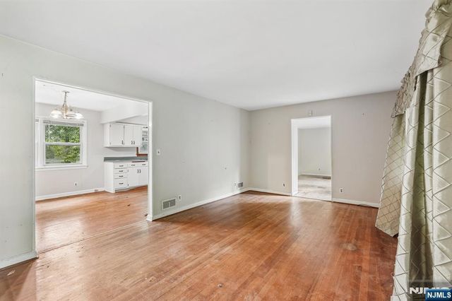 783 Sunset Terrace, Franklin Lakes, NJ 07417