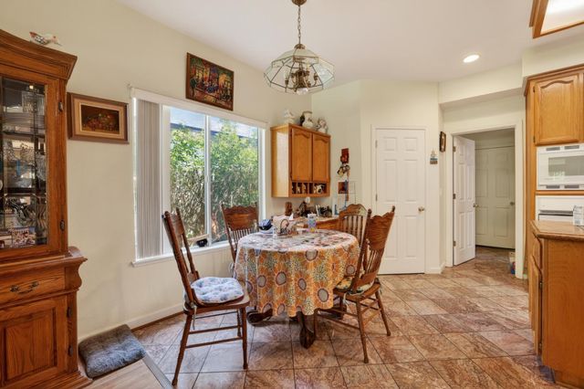 6141 Hall Ln, Carmichael, CA 95608