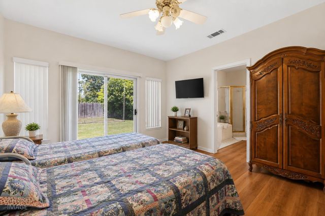 6141 Hall Ln, Carmichael, CA 95608