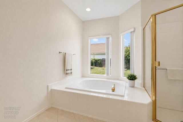 6141 Hall Ln, Carmichael, CA 95608