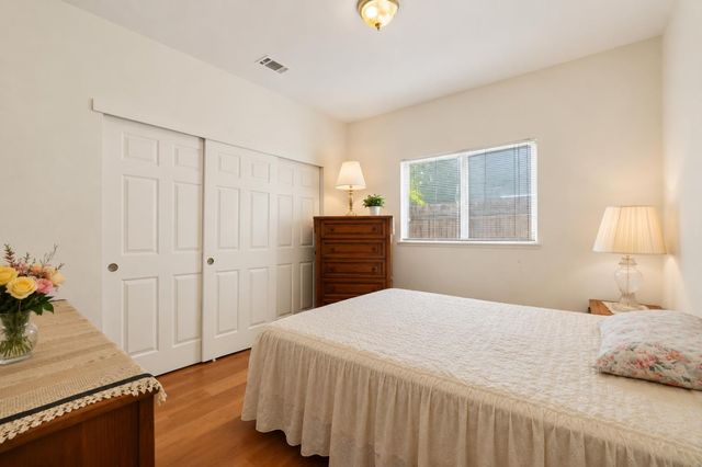 6141 Hall Ln, Carmichael, CA 95608
