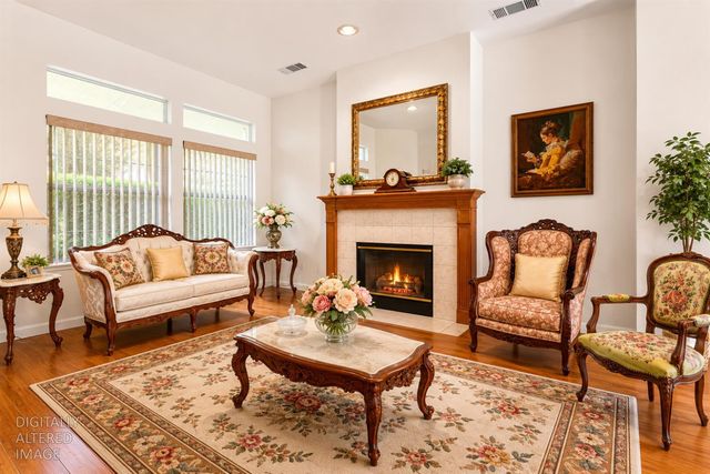 6141 Hall Ln, Carmichael, CA 95608