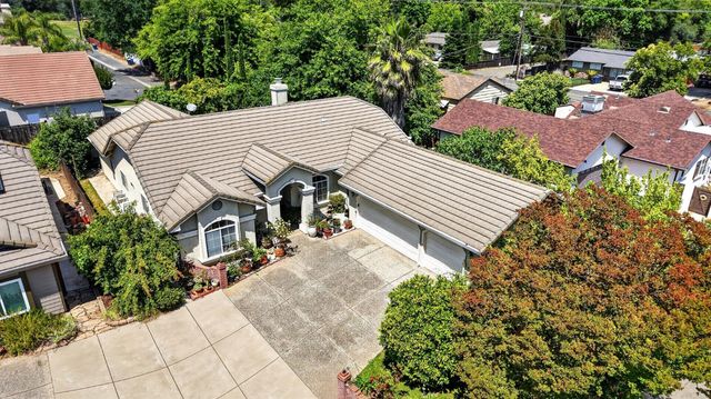 6141 Hall Ln, Carmichael, CA 95608