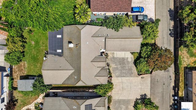 6141 Hall Ln, Carmichael, CA 95608