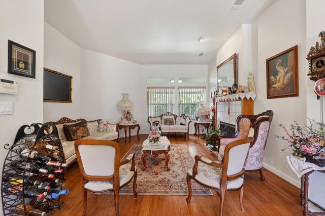 6141 Hall Ln, Carmichael, CA 95608