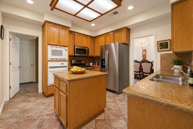 6141 Hall Ln, Carmichael, CA 95608