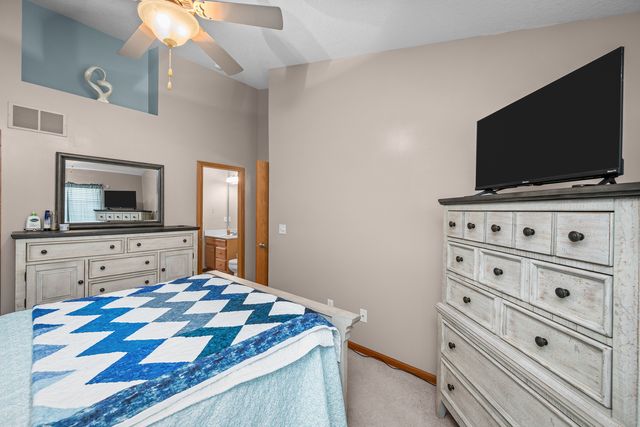 1133 33rd Avenue Circle, Silvis, IL 61282