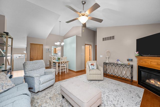 1133 33rd Avenue Circle, Silvis, IL 61282