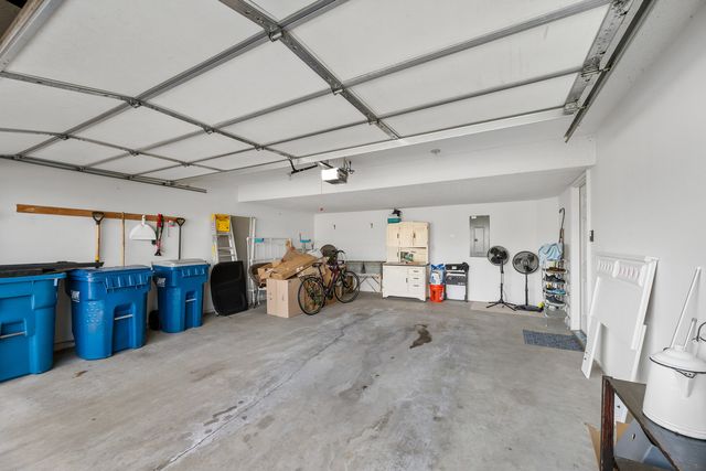 1133 33rd Avenue Circle, Silvis, IL 61282
