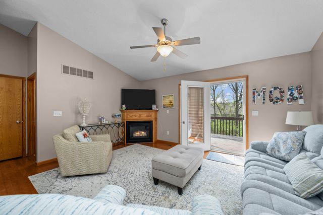 1133 33rd Avenue Circle, Silvis, IL 61282