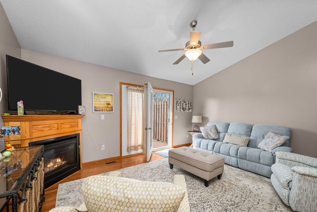 1133 33rd Avenue Circle, Silvis, IL 61282