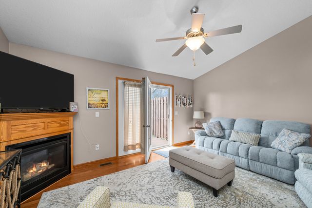 1133 33rd Avenue Circle, Silvis, IL 61282