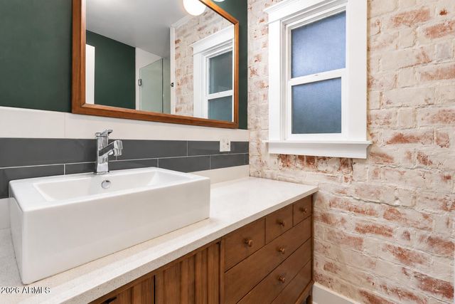 1311 W THOMAS Road, Phoenix, AZ 85013