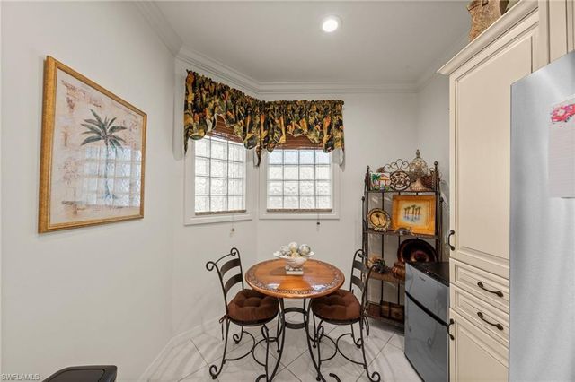 8239 Parkstone PL 102, Naples, FL 34120