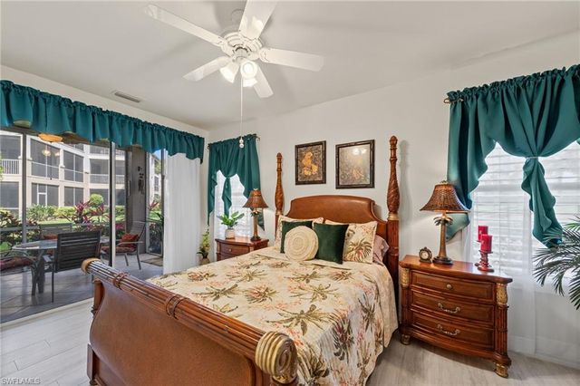 8239 Parkstone PL 102, Naples, FL 34120