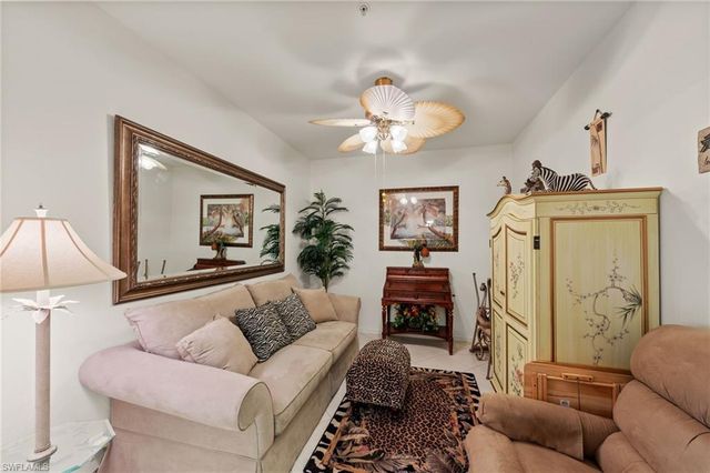 8239 Parkstone PL 102, Naples, FL 34120