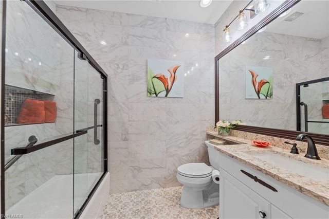 8239 Parkstone PL 102, Naples, FL 34120